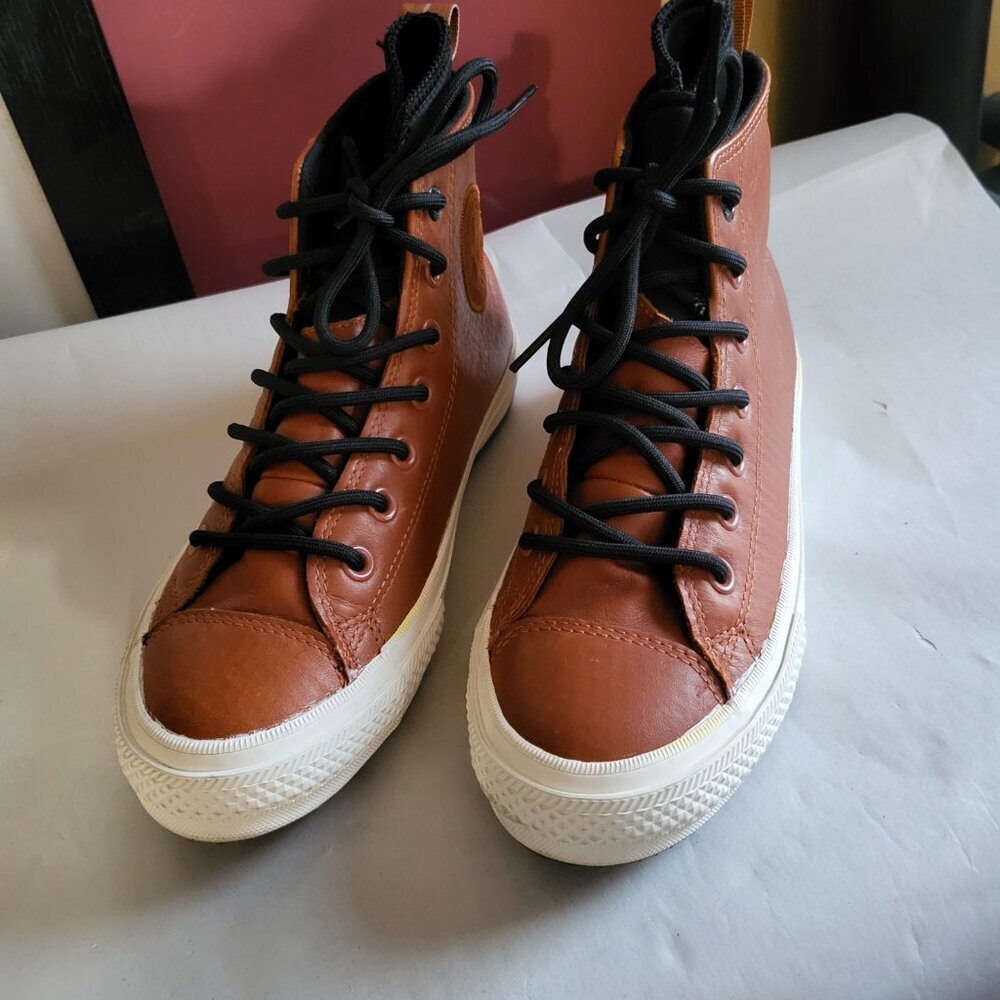 NWOT WATERPROOF LEATHER CONVERSE CHUCK TAYLOR HIGH TOPS UNISEX M-5 W-7 - Picture 2 of 11